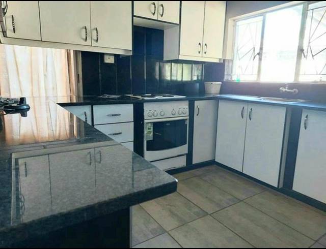 3 BEDROOM HOUSE FOR SALE IN CLAREMONT